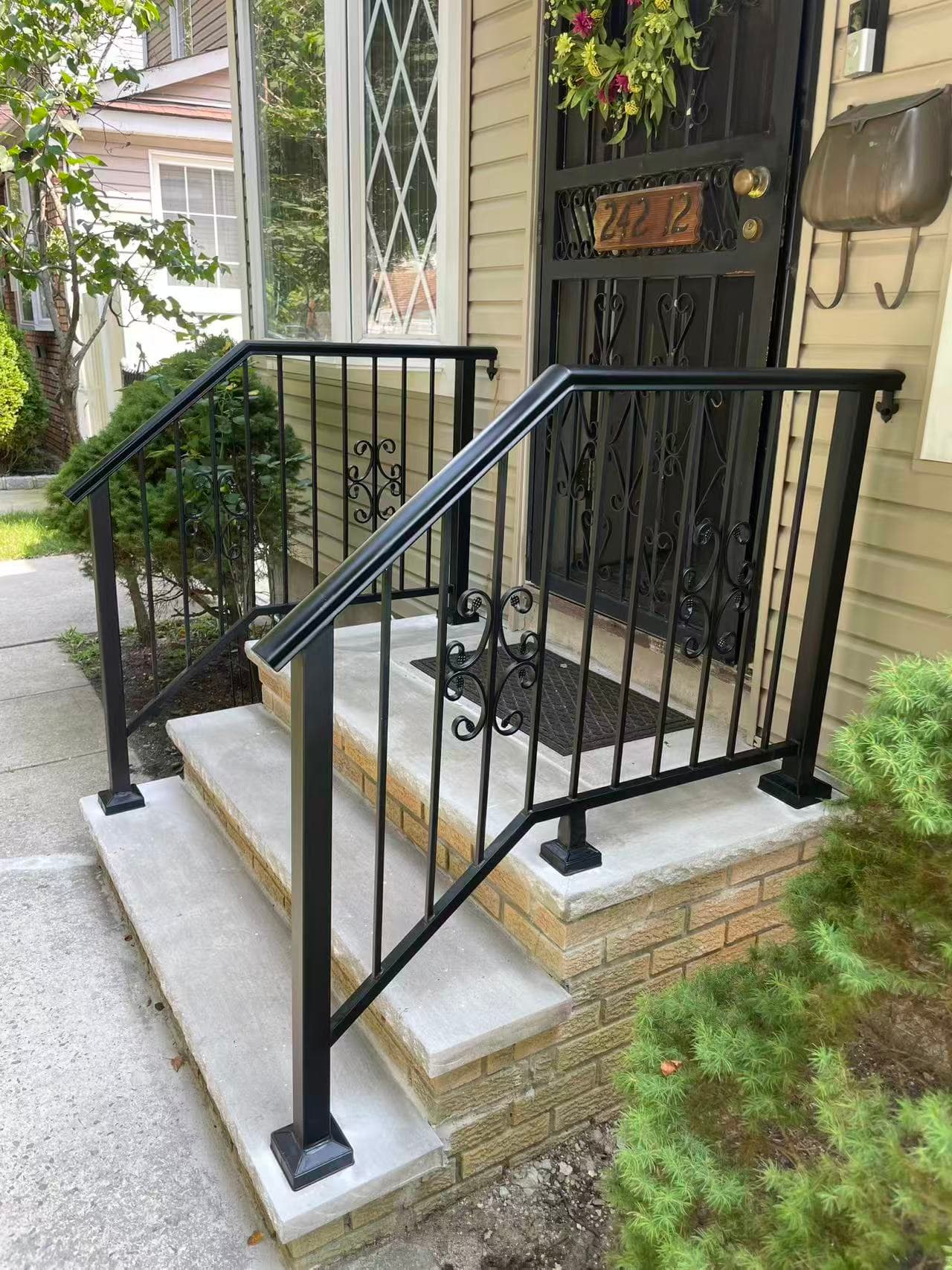 b50db9c9b40ac59b0117f20b5ac749f9 — #P-0528 — RAIL — Custom Iron Works by JYC Steel NYC