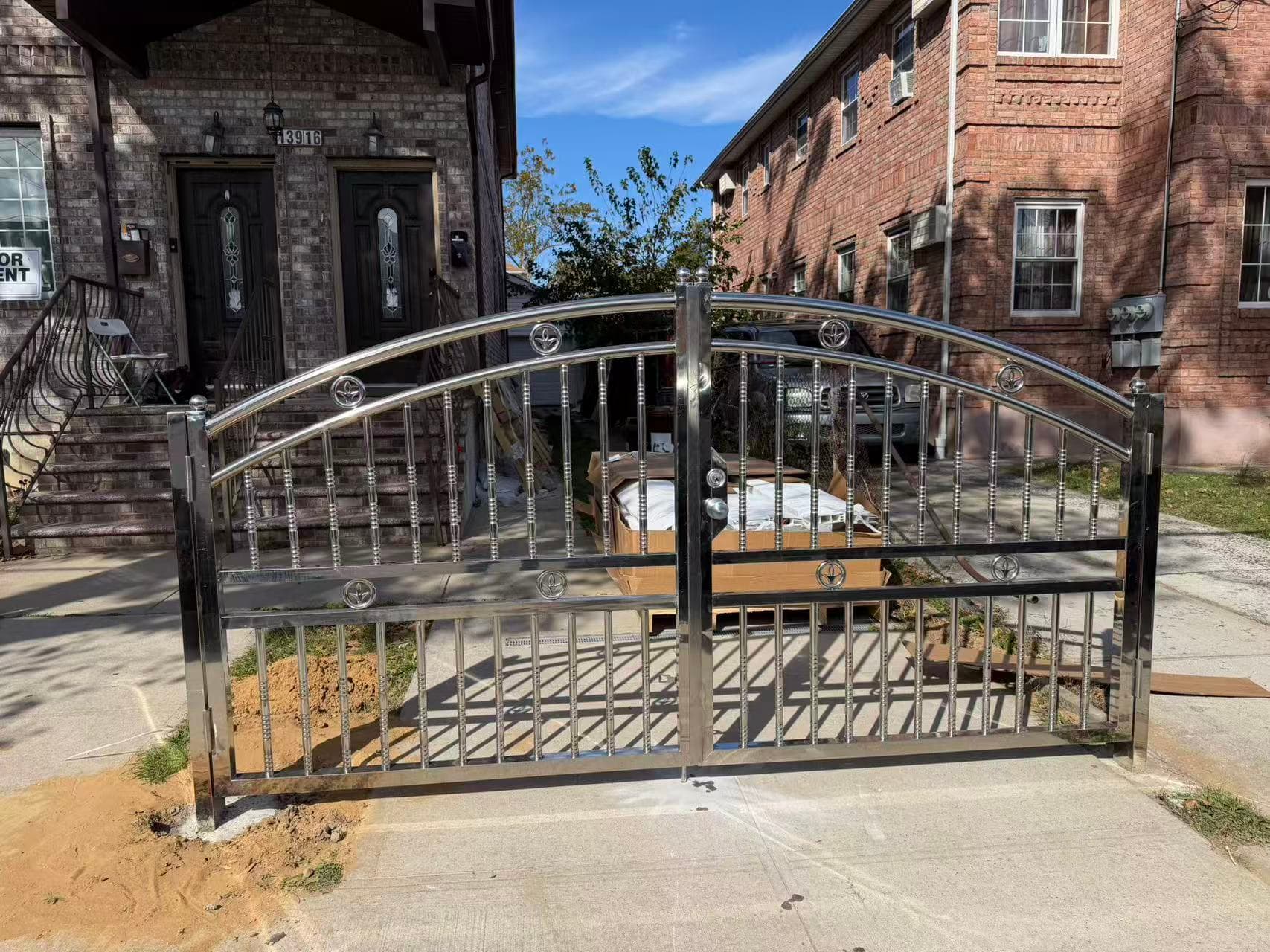 af3a61274365abce7fcd0035b143bcf5 — #P-0717 — GATE — Custom Iron Works by JYC Steel NYC