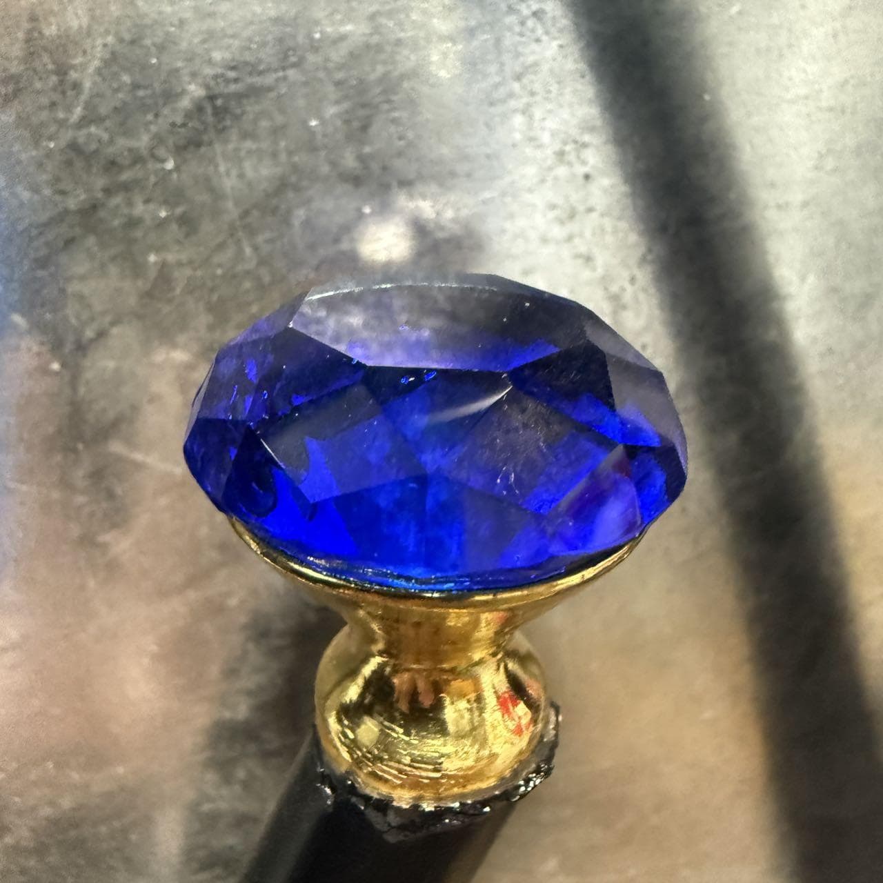 Blue-Violet Diamond 3cm